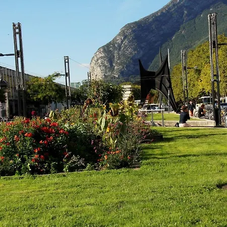 Hyper-centre + Wifi + Netflix *